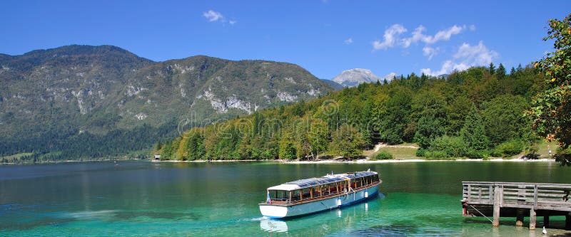 Lac Bohinj, Slovénie image libre de droits Lac Bohinj, Slovénie image libre de droits