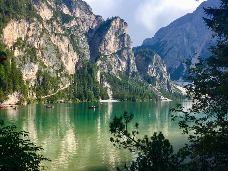 Lac Braies images libres de droits Lac Braies images libres de droits