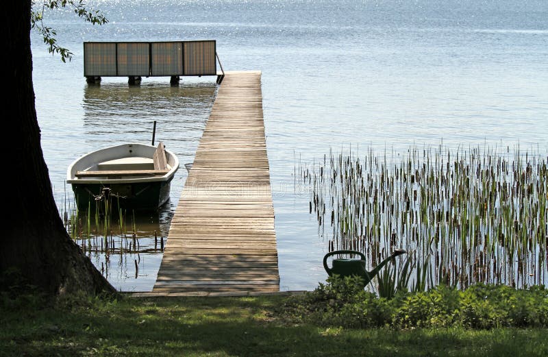 Lac paisible image libre de droits Lac paisible image libre de droits