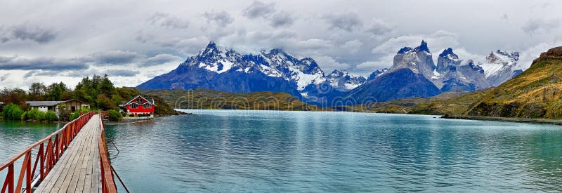 Lac Pehoe chez Torres del Paine N P Patagonia, Chili photos stock Lac Pehoe chez Torres del Paine N P Patagonia, Chili photos stock