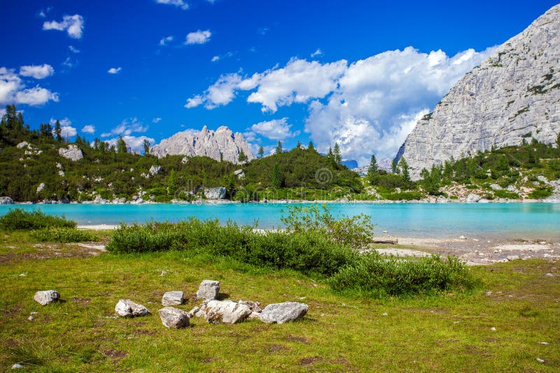 Lac stupéfiant Sorapis image libre de droits Lac stupéfiant Sorapis image libre de droits