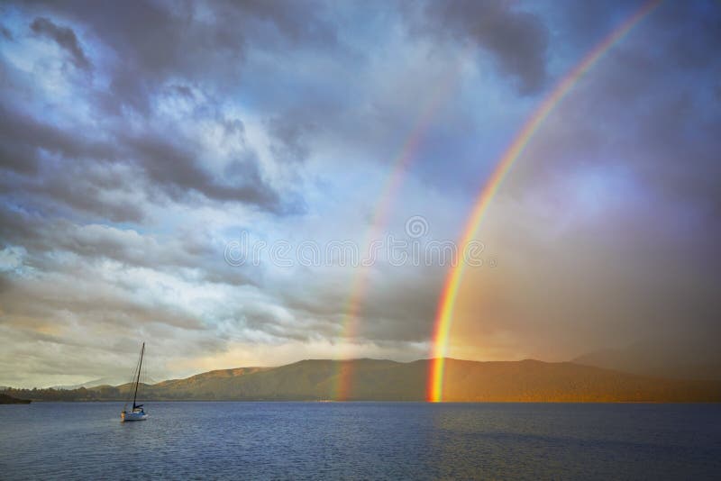 Lac Te Anau rainbow