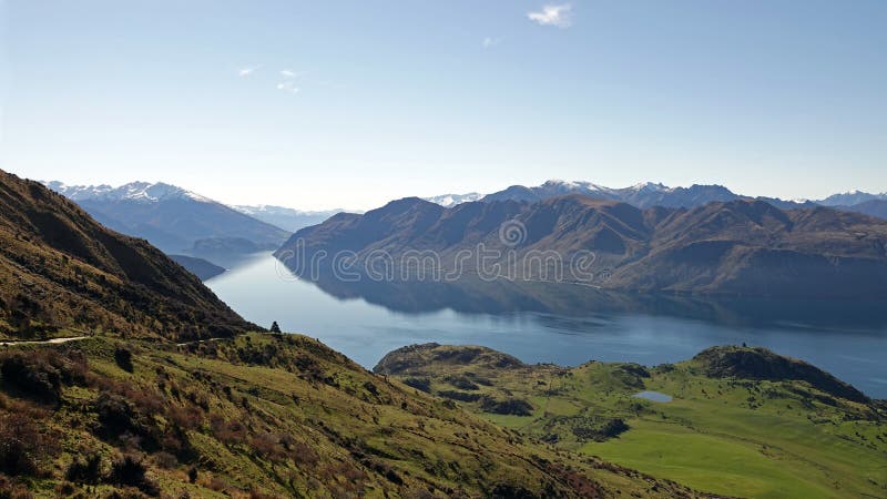 Lac Wanaka de voie de crête de Roys en hiver, Nouvelle-Zélande image libre de droits Lac Wanaka de voie de crête de Roys en hiver, Nouvelle-Zélande image libre de droits