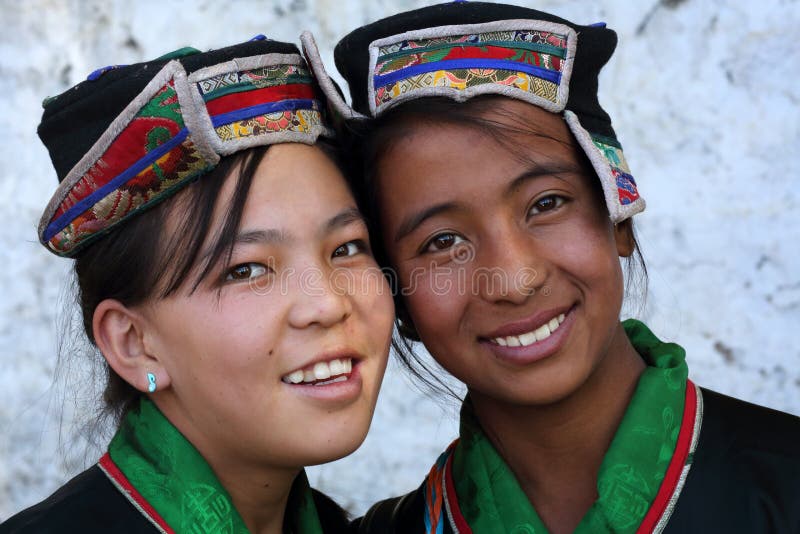 Ladakhfestival 2013, mooie meisjes met traditionele kleding royalty-vrije stock fotografie Ladakhfestival 2013, mooie meisjes met traditionele kleding royalty-vrije stock fotografie