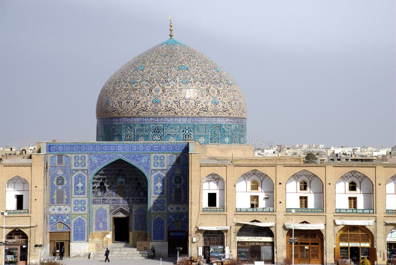 Mešitu v Isfahánu, Írán, známý jako Dámy Mešity nebo Sheikh Lotfollah.