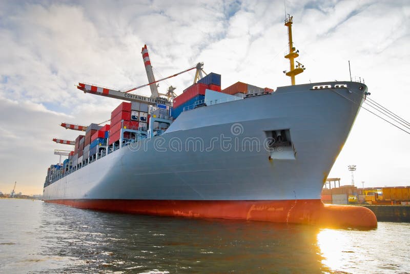 Ladungfracht-Containerschiff stockfotos Ladungfracht-Containerschiff stockfotos