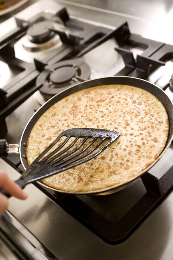 Laga mat för pannkakor royaltyfria bilder Laga mat för pannkakor royaltyfria bilder
