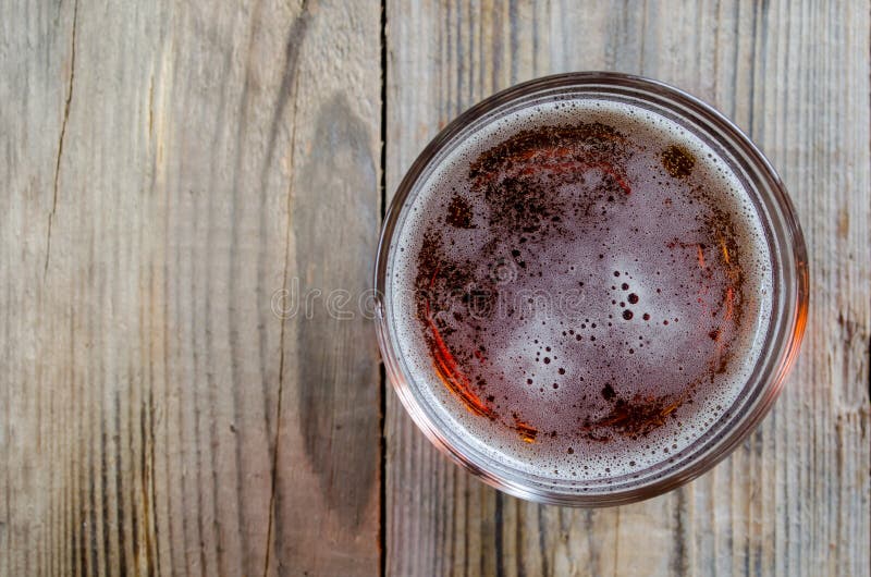 lager пива свежий стеклянный стоковые фотографии rf lager пива свежий стеклянный стоковые фотографии rf