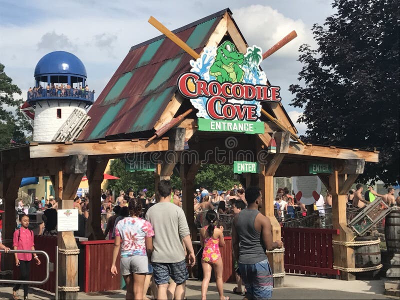 Lago Compounce in Bristol, Connecticut fotografia stock libera da diritti Lago Compounce in Bristol, Connecticut fotografia stock libera da diritti