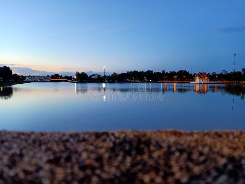 lago e cielo fotografia stock libera da diritti lago e cielo fotografia stock libera da diritti