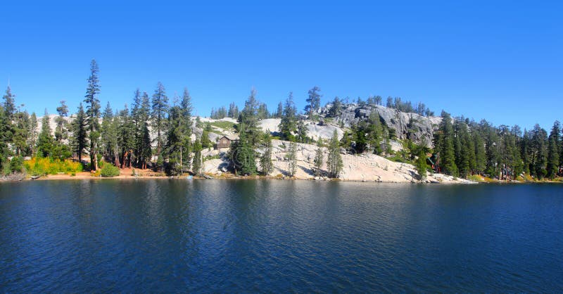 Lago en las montañas de Sierra, California Kirkwood imagen de archivo Lago en las montañas de Sierra, California Kirkwood imagen de archivo