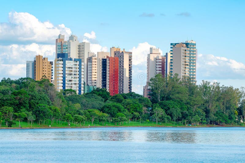 Lago Igapo No Natal Londrina Pr Brasil Foto de Stock - Imagem de desengate,  bonito: 171697034