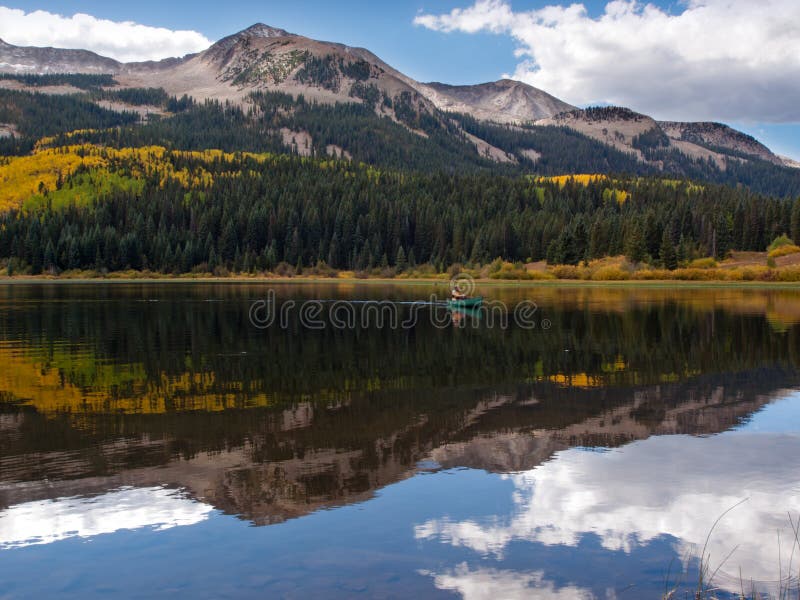 Lago mountain imagens de stock Lago mountain imagens de stock