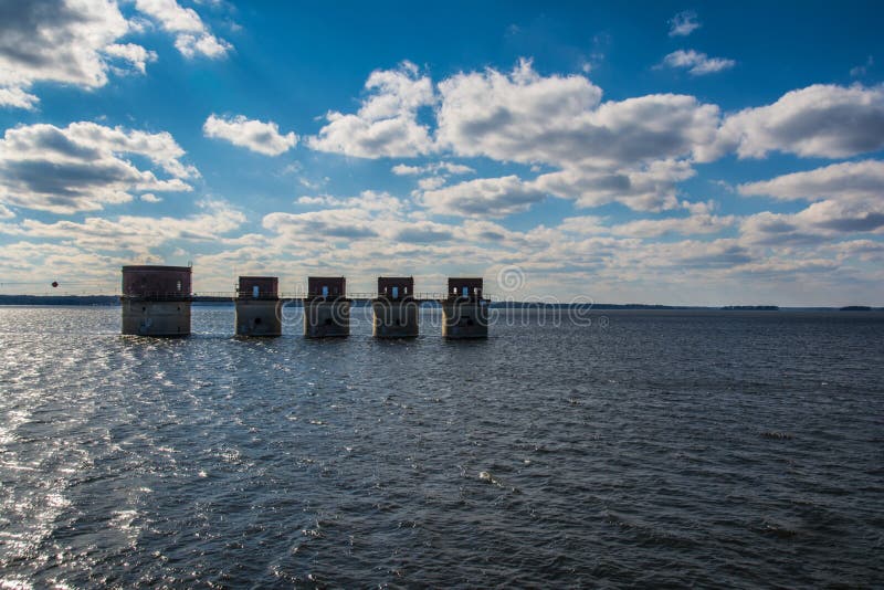 Lago Murray Water Towers Electricity South Carolina fotografia de stock Lago Murray Water Towers Electricity South Carolina fotografia de stock