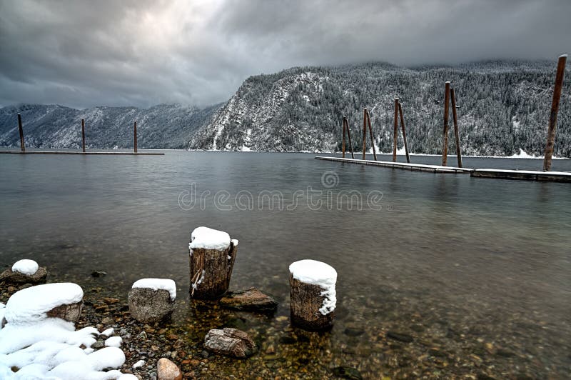 Lago Pend Oreille nell'inverno fotografia stock libera da diritti Lago Pend Oreille nell'inverno fotografia stock libera da diritti