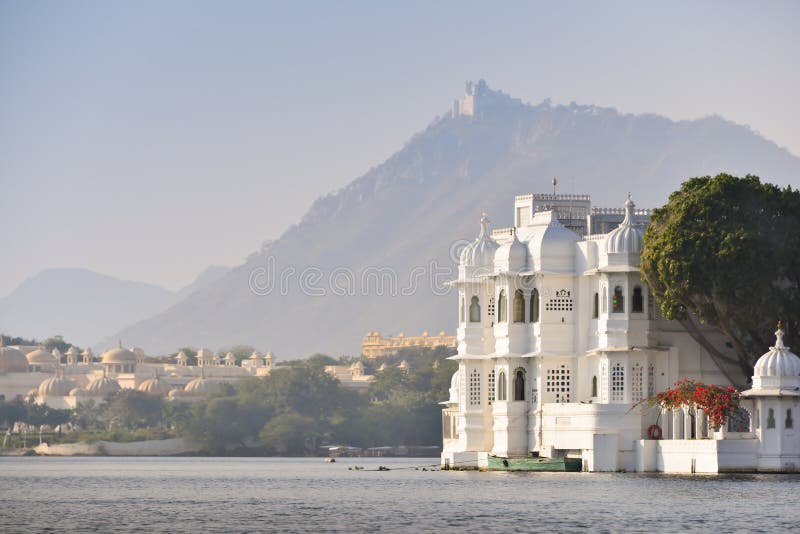 Lago Pichola in Udaipur India immagini stock Lago Pichola in Udaipur India immagini stock