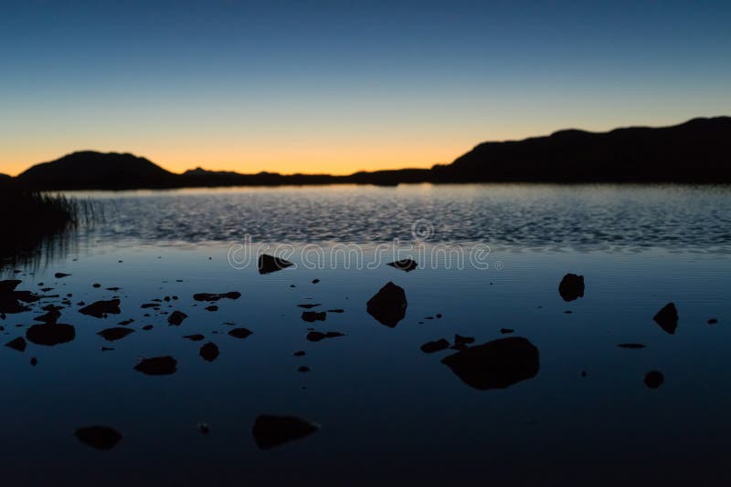 Lago sopra una montagna - passaggio colorado di indipendenza immagine stock libera da diritti Lago sopra una montagna - passaggio colorado di indipendenza immagine stock libera da diritti