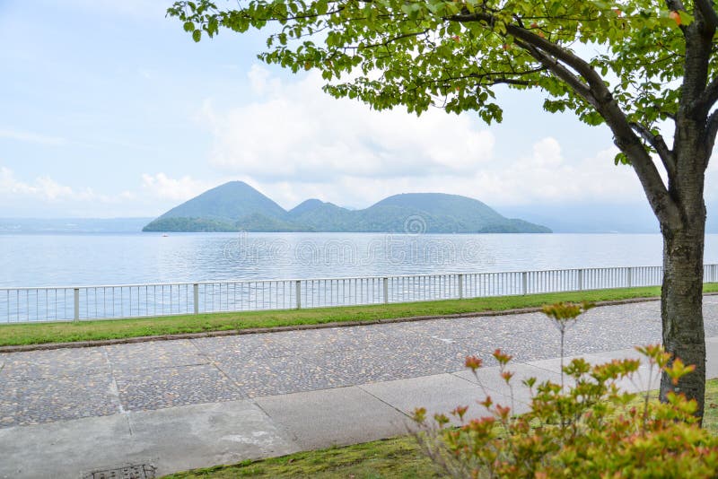 Lago Toya, Hokkaido, Japão imagem de stock royalty free Lago Toya, Hokkaido, Japão imagem de stock royalty free