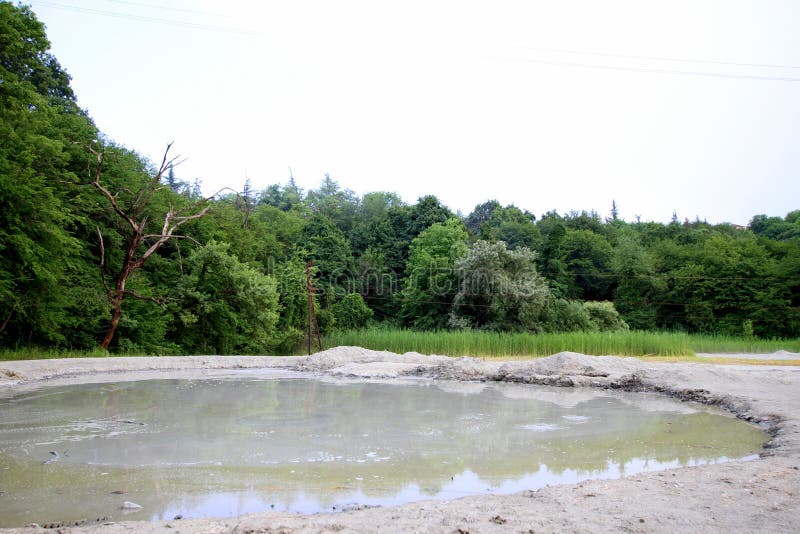 Lago Мud en Georgia, el Cáucaso imagen de archivo Lago Мud en Georgia, el Cáucaso imagen de archivo