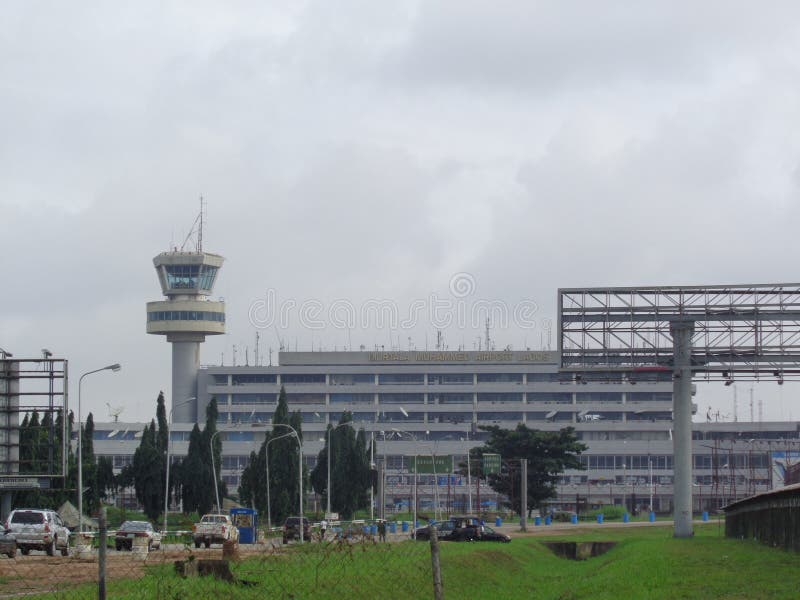 Lagos Nigeria, 30 Augustus, 2016: De internationale luchthaven Lagos van Murtalamohammed royalty-vrije stock afbeeldingen Lagos Nigeria, 30 Augustus, 2016: De internationale luchthaven Lagos van Murtalamohammed royalty-vrije stock afbeeldingen