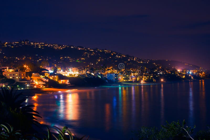 Laguna Beach en la noche imagen de archivo Laguna Beach en la noche imagen de archivo