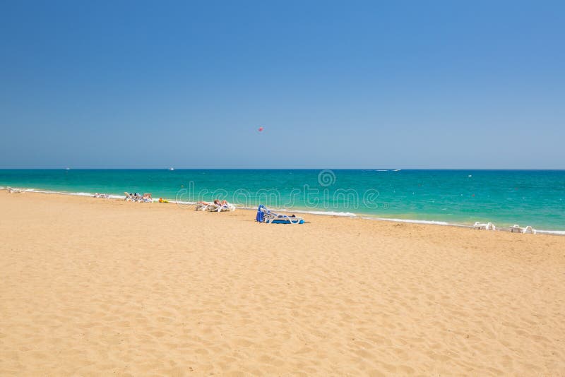 Lagune bleue de la plage sur le turc la Riviera pr?s du c?t? photographie stock libre de droits Lagune bleue de la plage sur le turc la Riviera pr?s du c?t? photographie stock libre de droits