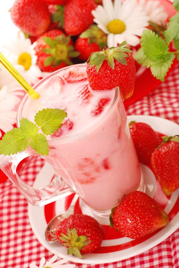 Milkshake à la fraise photos stock