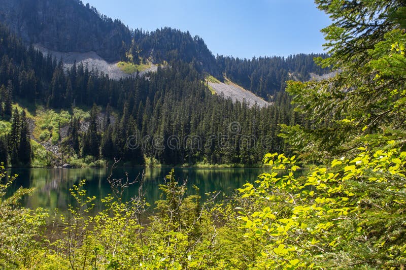 Annette Lake and mountains near North Bend in Washington, USA