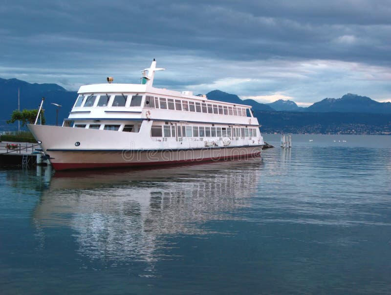 Lake cruise ship