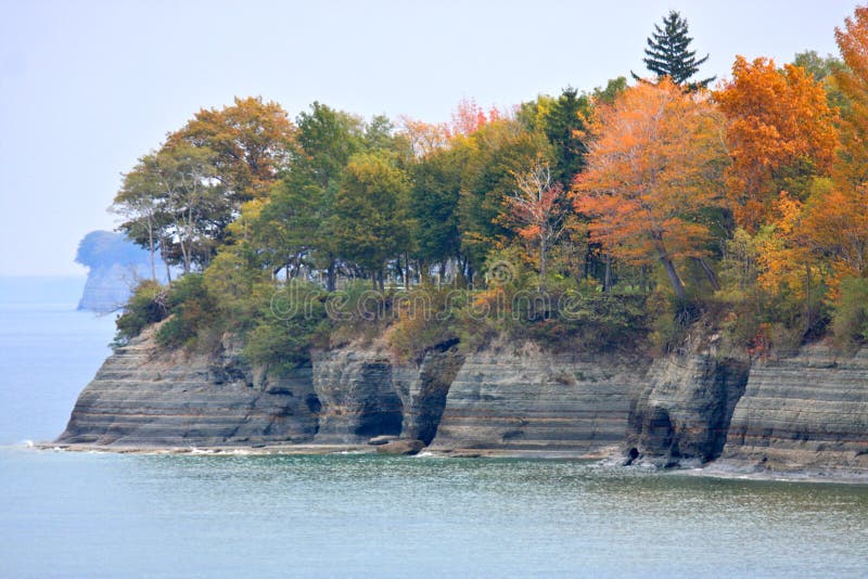 Lake Erie Cliffs in Autumn stock photo. Image of beautiful 16462270