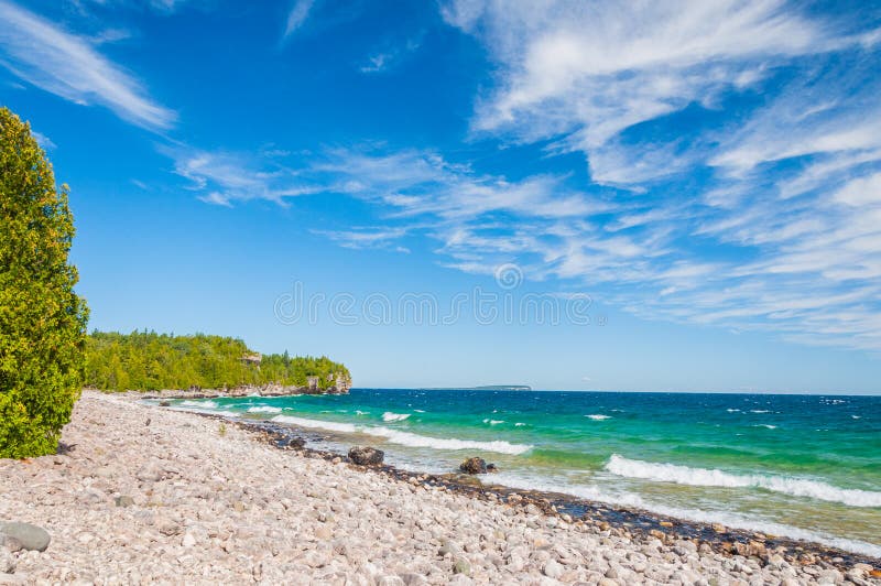 Lake Huron в национальном парке полуострова Брюс, Онтарио, Канаде стоковые изображения