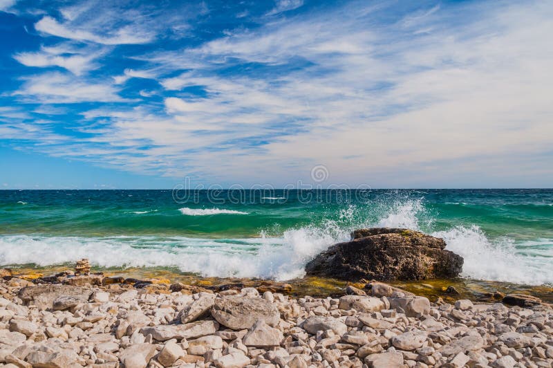 Lake Huron в национальном парке полуострова Брюс, Онтарио, Канаде стоковая фотография