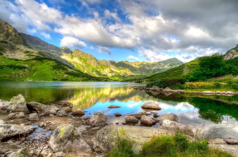 Valle dei cinque polacco laghi.