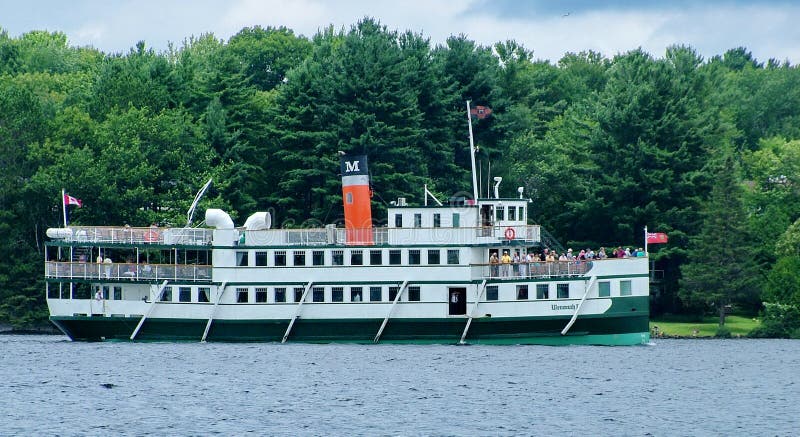 wenonah ii boat cruise