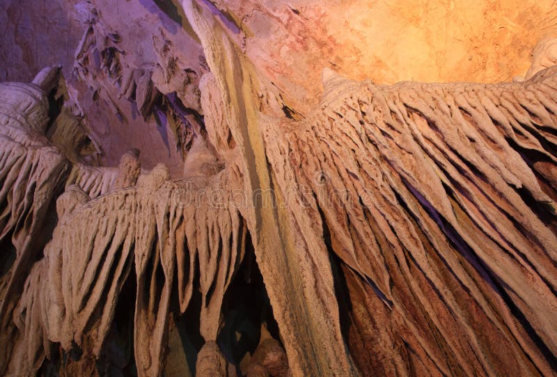 There are karst caves in Guilin. There are karst caves in Guilin.