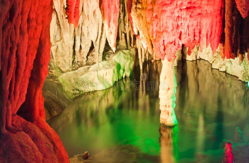 There are karst caves in Guilin. There are karst caves in Guilin.