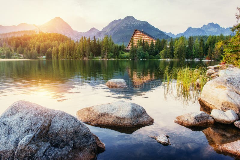 Štrbské pleso ve Vysokých Tatrách, Slovensko, Evropa