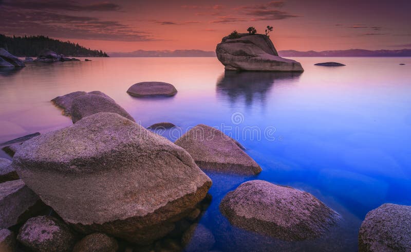 Lake Tahoe efter solnedgång