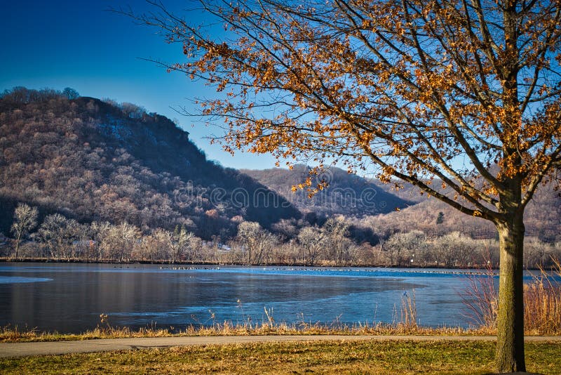 Lake Winona 1 stock photo. Image of cloud, mountain 204428496