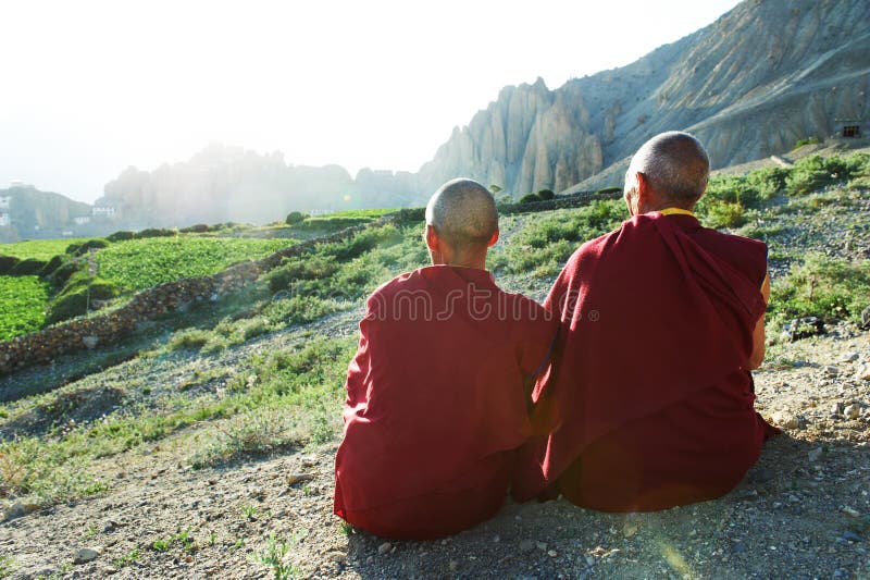 Lama tibetana del monaco di due indiani