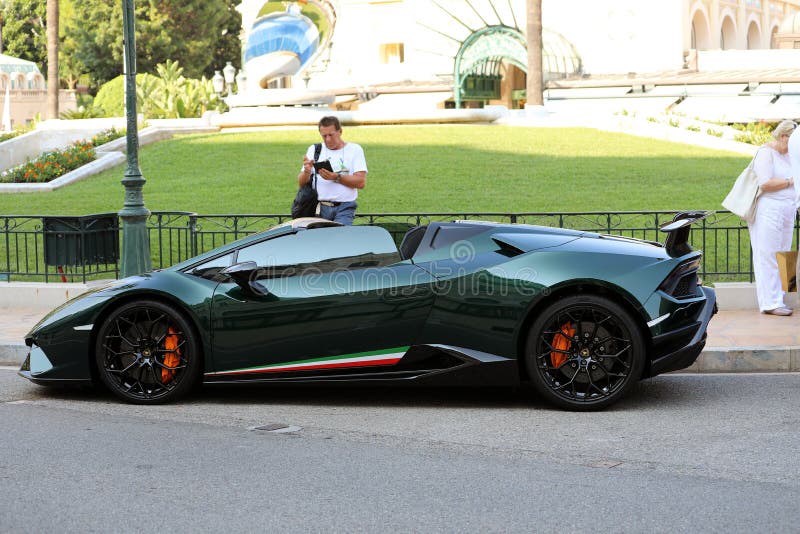 Zielony Lamborghini Aventador - Tylni Widok Zdjęcie Editorial - Obraz