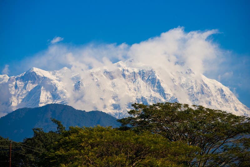 Lamjung Himal:: schöner Schneeberg in Annapurna Himalaja