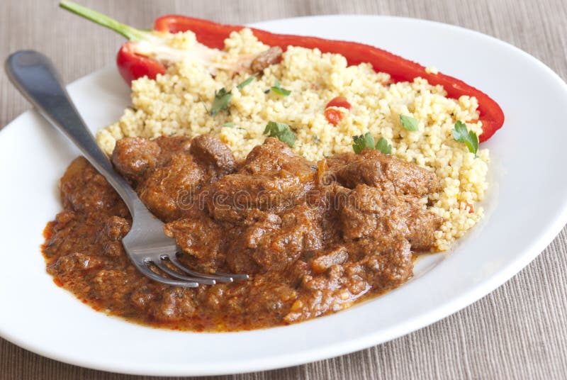 Lamm Tagine Mit Kuskus Und Kichererbsen Stockfoto - Bild von püree ...