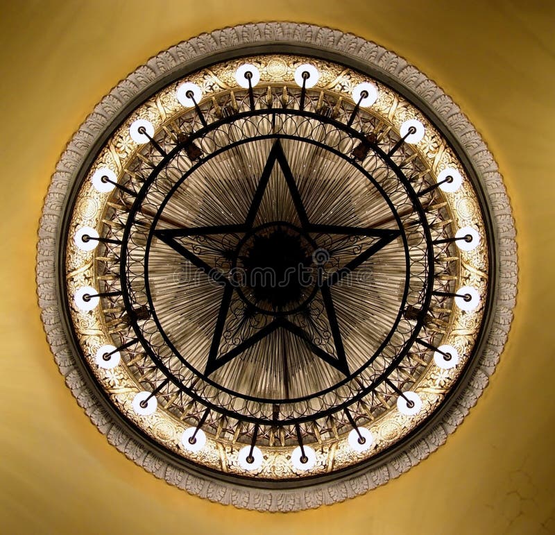 Lampadario a bracci nel teatro di Mosca immagine stock Lampadario a bracci nel teatro di Mosca immagine stock