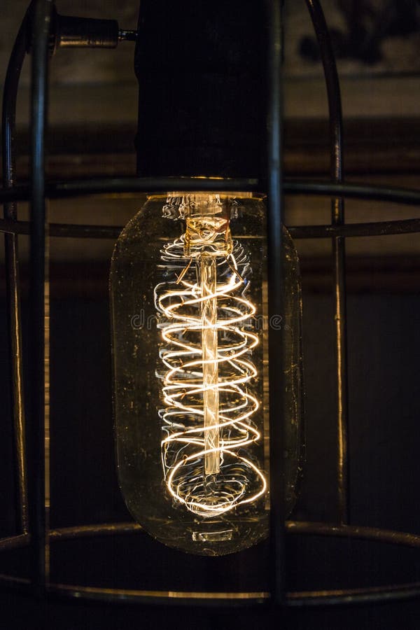 Lampadina del filamento antico d'annata Lampadina per fondo o l'estratto II immagine stock Lampadina del filamento antico d'annata Lampadina per fondo o l'estratto II immagine stock