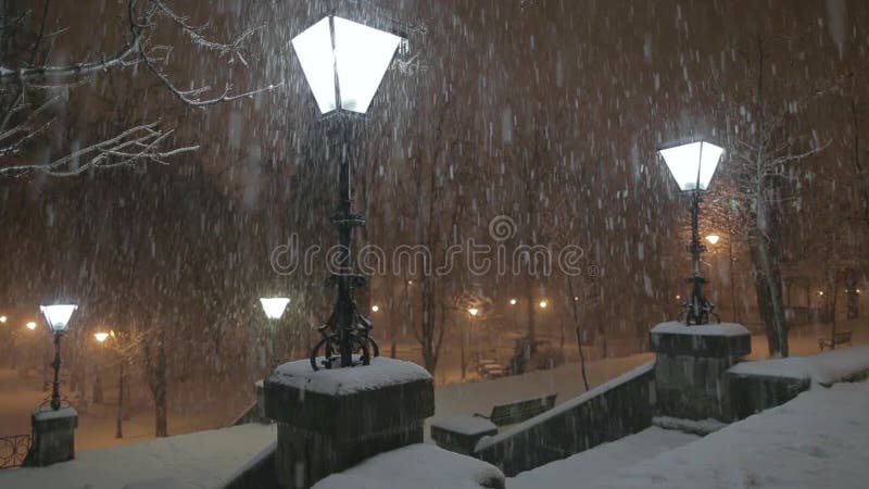 Lampe im Schneesturm