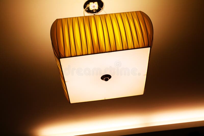 Lampe moderne de plafond images stock Lampe moderne de plafond images stock