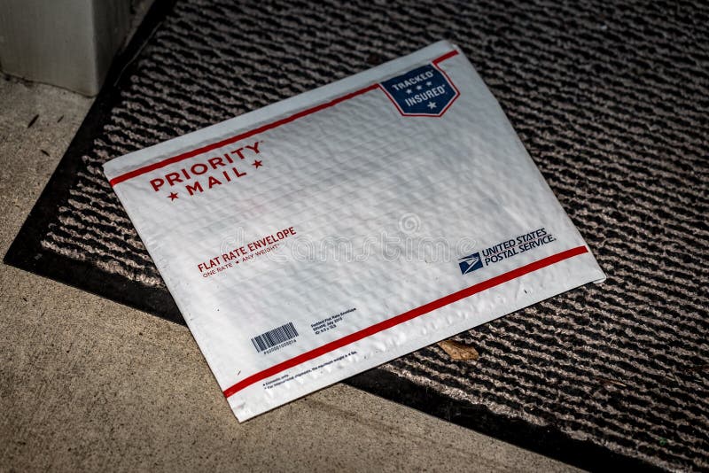 USPS United States Postal Service Parcel Envelope in Man S Hands Editorial  Stock Photo - Image of cargo, postage: 59575763