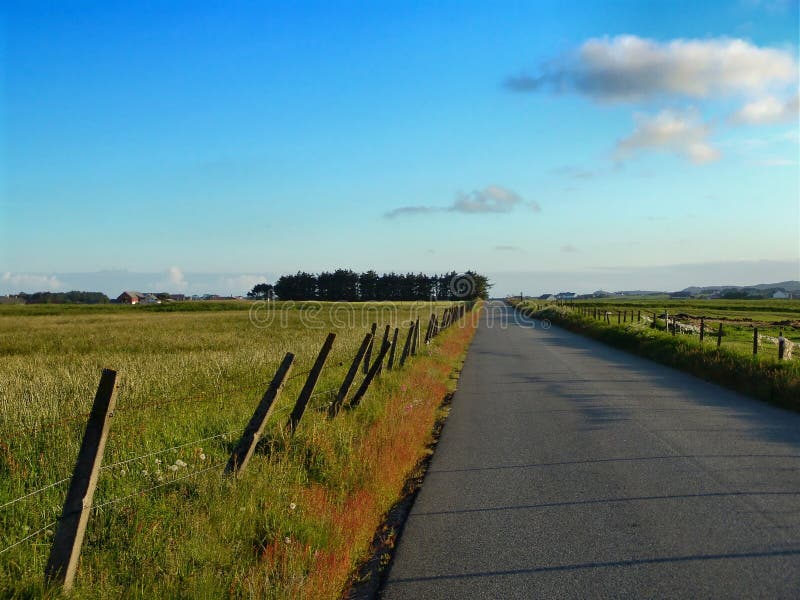 Land-Straße lizenzfreie stockbilder Land-Straße lizenzfreie stockbilder
