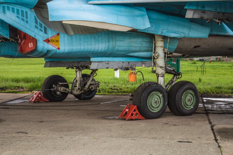 Landing gears and other detailes of military fighter bomber planes Su-34 royalty free stock photo Landing gears and other detailes of military fighter bomber planes Su-34 royalty free stock photo